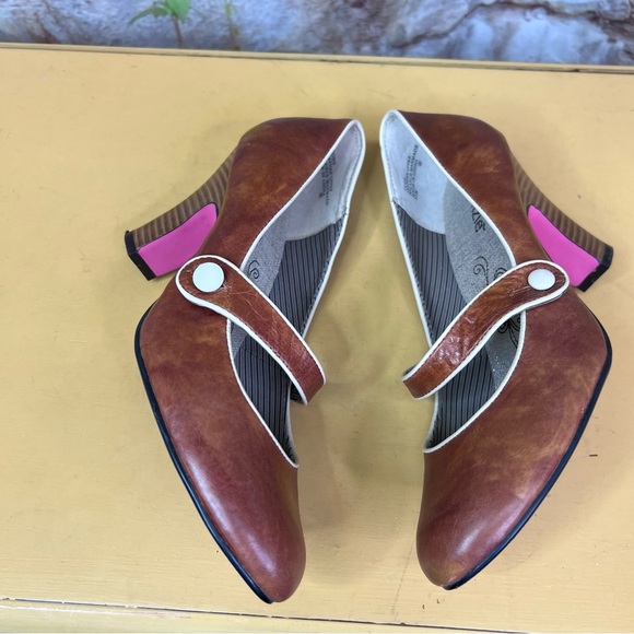 KENSIE Burnished Brown Leather Mary Janes, 7.5 - Picture 9 of 12